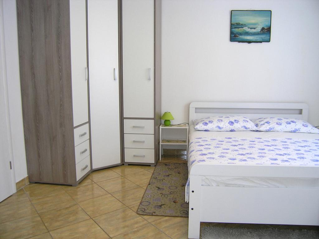 Apartman Vera คิร์ก ภายนอก รูปภาพ
