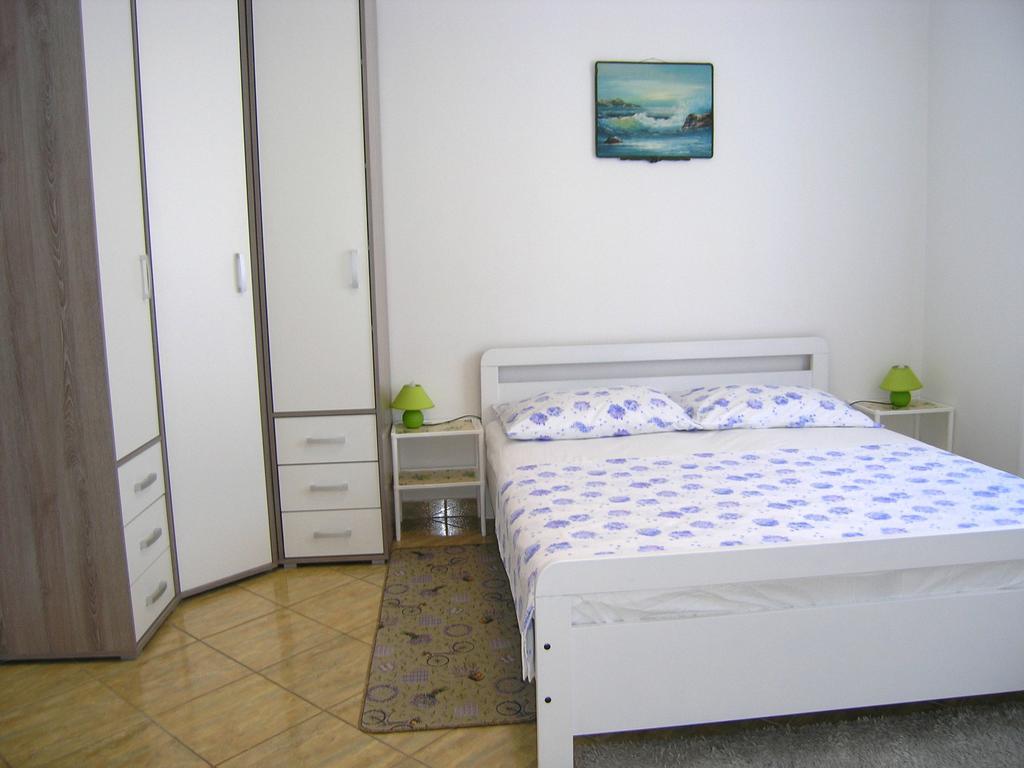 Apartman Vera คิร์ก ภายนอก รูปภาพ