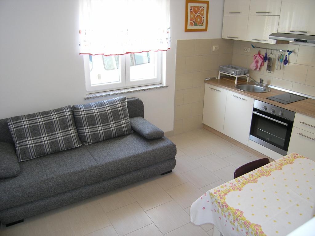 Apartman Vera คิร์ก ภายนอก รูปภาพ