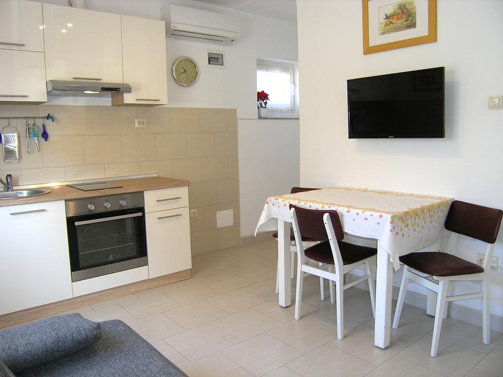 Apartman Vera คิร์ก ภายนอก รูปภาพ