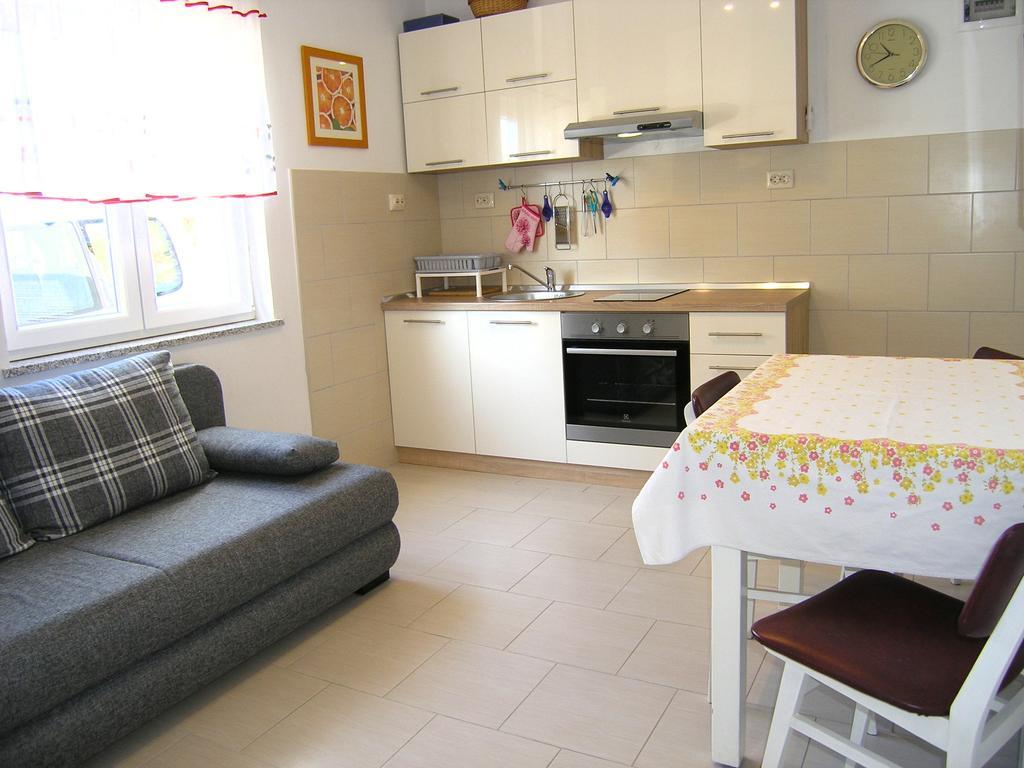 Apartman Vera คิร์ก ภายนอก รูปภาพ