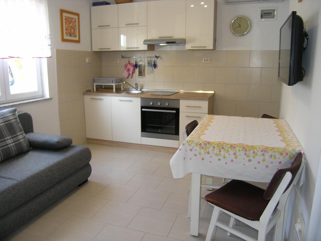 Apartman Vera คิร์ก ภายนอก รูปภาพ